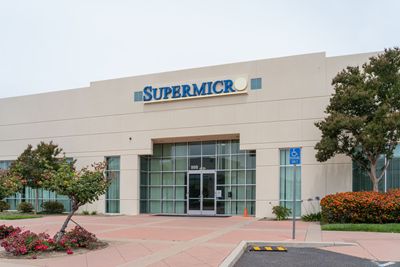 SMCI Stock Soars as Super Micro Computer's Backlog Surpasses $60 Billion